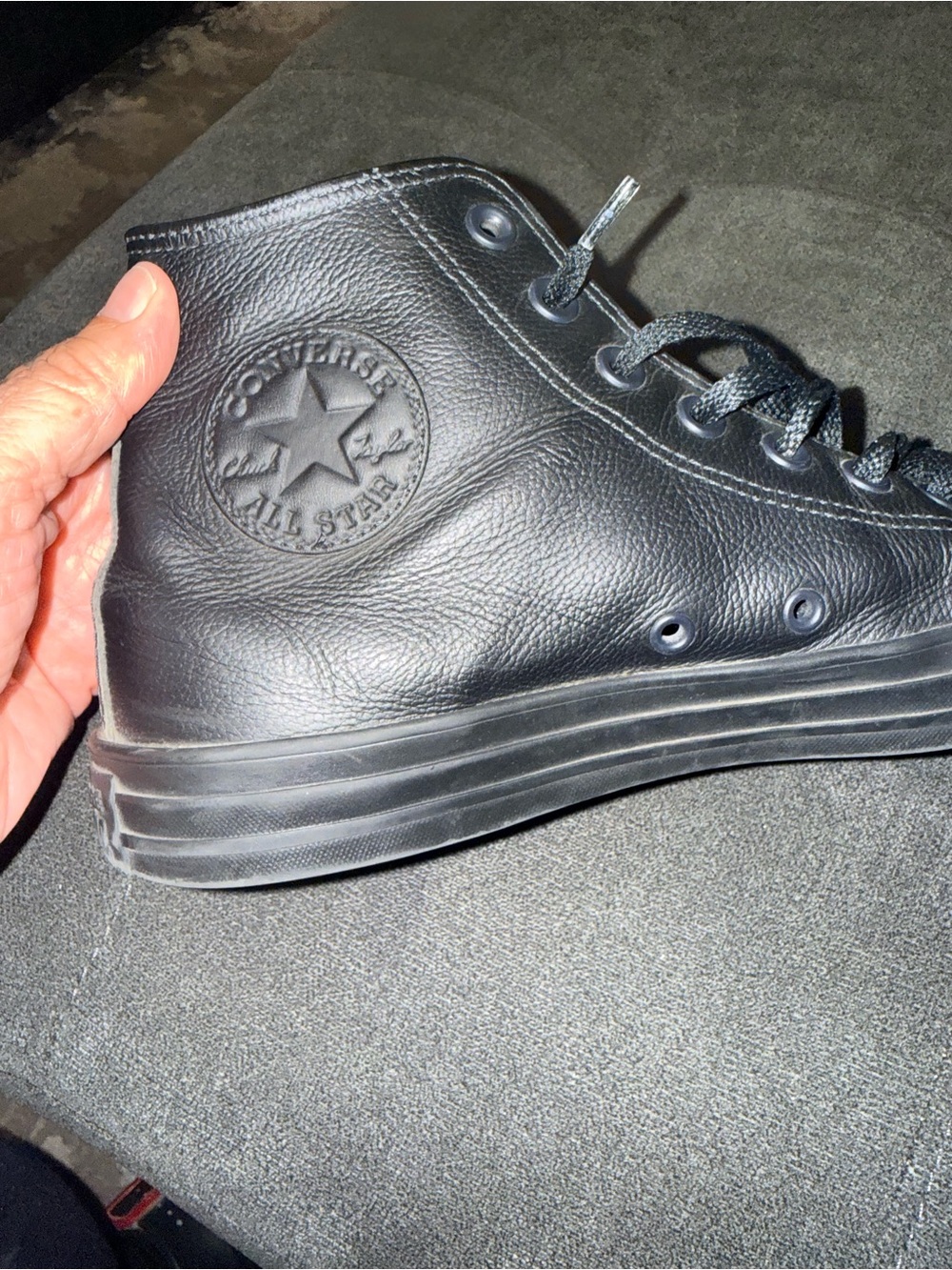 Unisex Black converse High-Top leather chucks - Picture 6 of 8